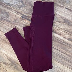 Never worn Victoria’s Secret sport leggings